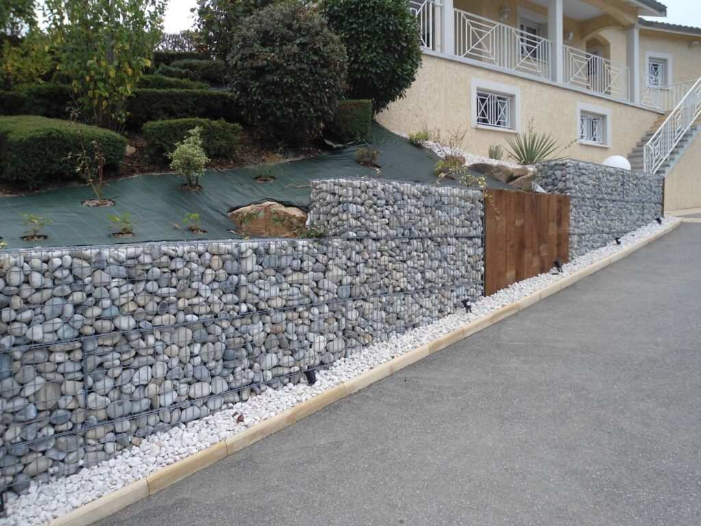 muret en gabion et traverses Rhône